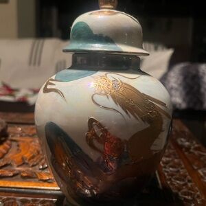 Kutani Japan ginger jar hand painted gold dragon a real treasure indeed